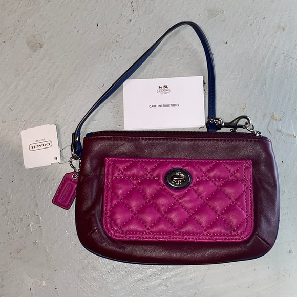 COACH quilted park wristlet, NWT F50097 burgundy multi leather - Picture 2 of 7